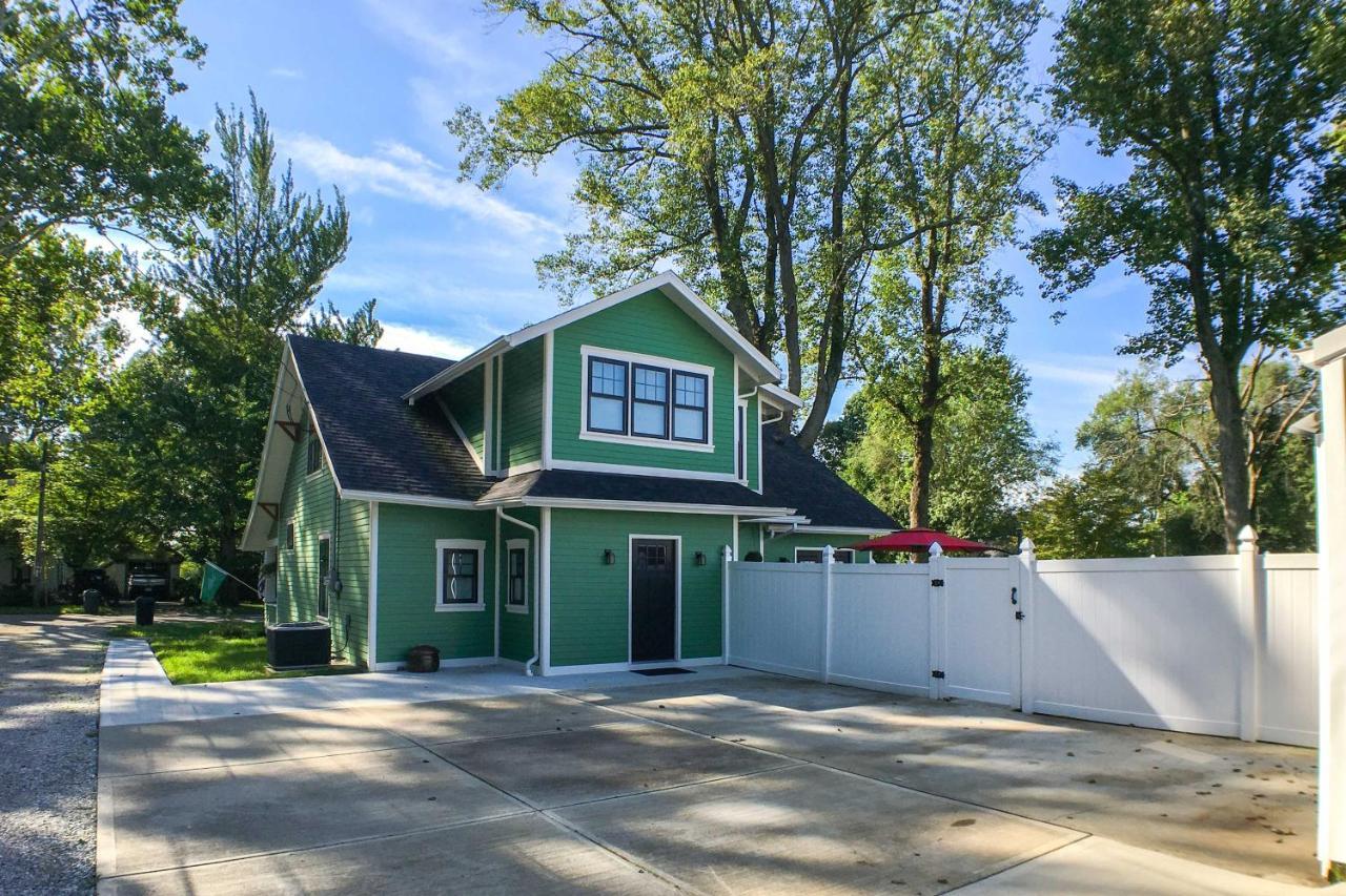 Renovated Craftsman House With Patio And Fire Pit! Villa Vevay Kültér fotó